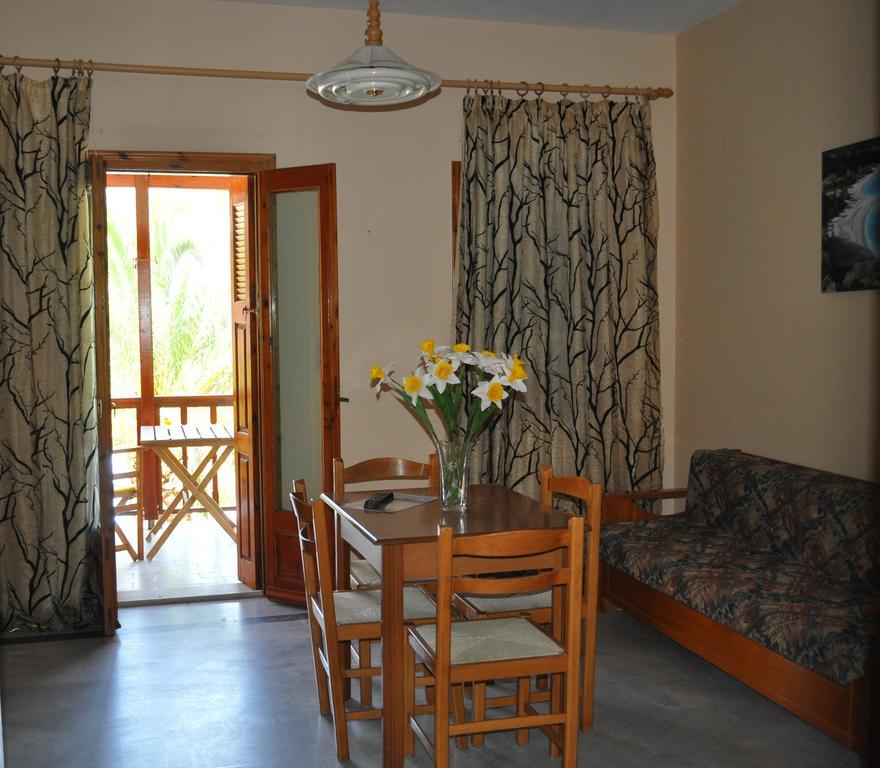 Hotel Mando Marathókampos Extérieur photo